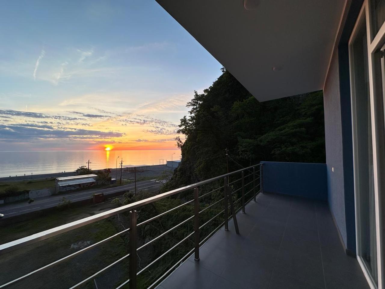 Guest House 99 Batumi Exteriér fotografie